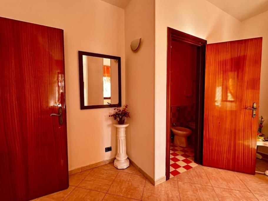 Casa Via Appia Scauri - Luminosa, Grande A 250 M Dal Mare E Dalla Stazione Ferroviaria Scauri (Lazio)